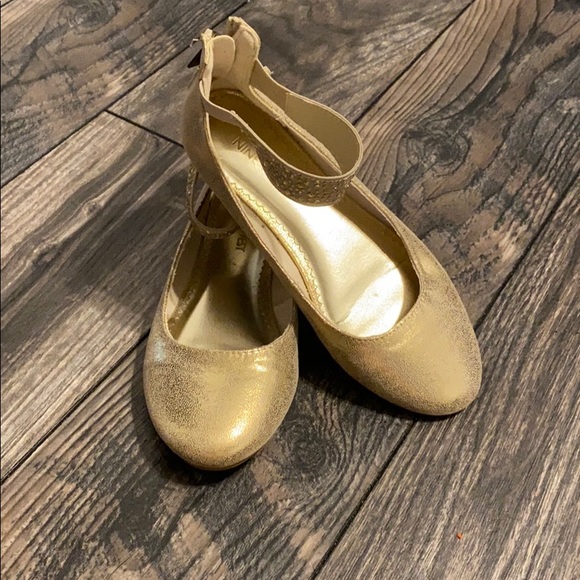 Nine West Other - Girls gold shoes